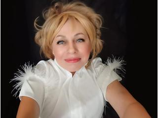 Klikni tu a chatuj s modelkou! SusieNoreen
