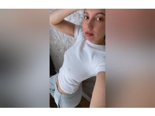 Klikni tu a chatuj s modelkou! KamilaXHot