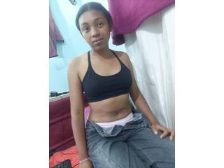Klikni tu a chatuj s modelkou! Ginahsexy